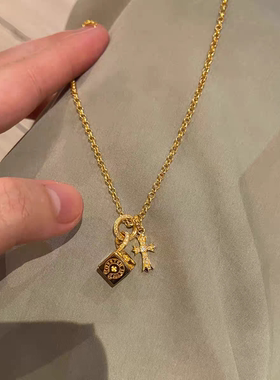 中古老钱风十字架骰子项链女轻奢