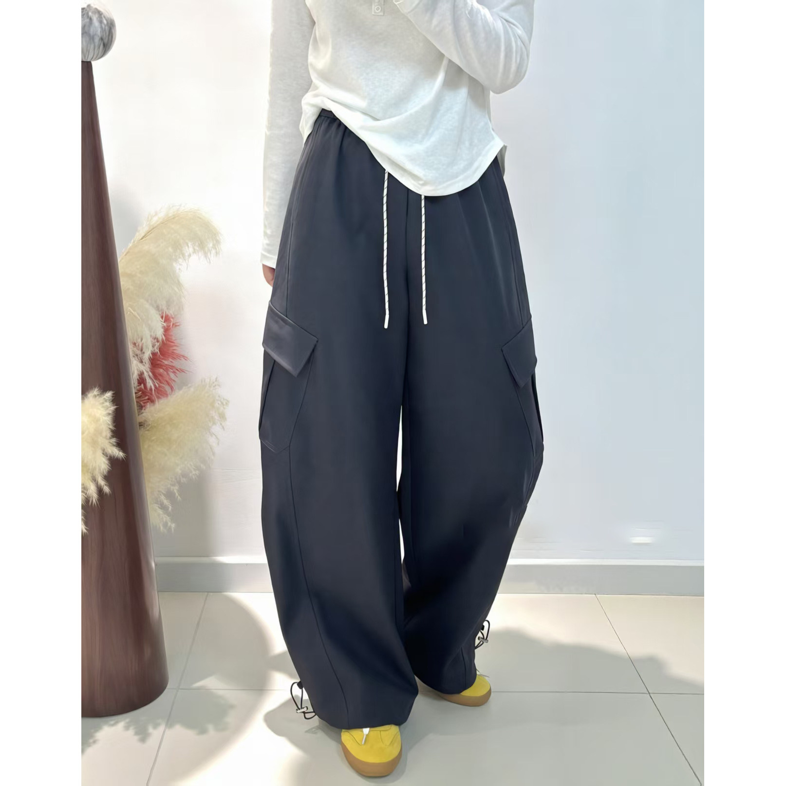 857美式工装裤女款新款夏薄款超火酷飒风窄版阔腿休闲裤子底抽绳图片