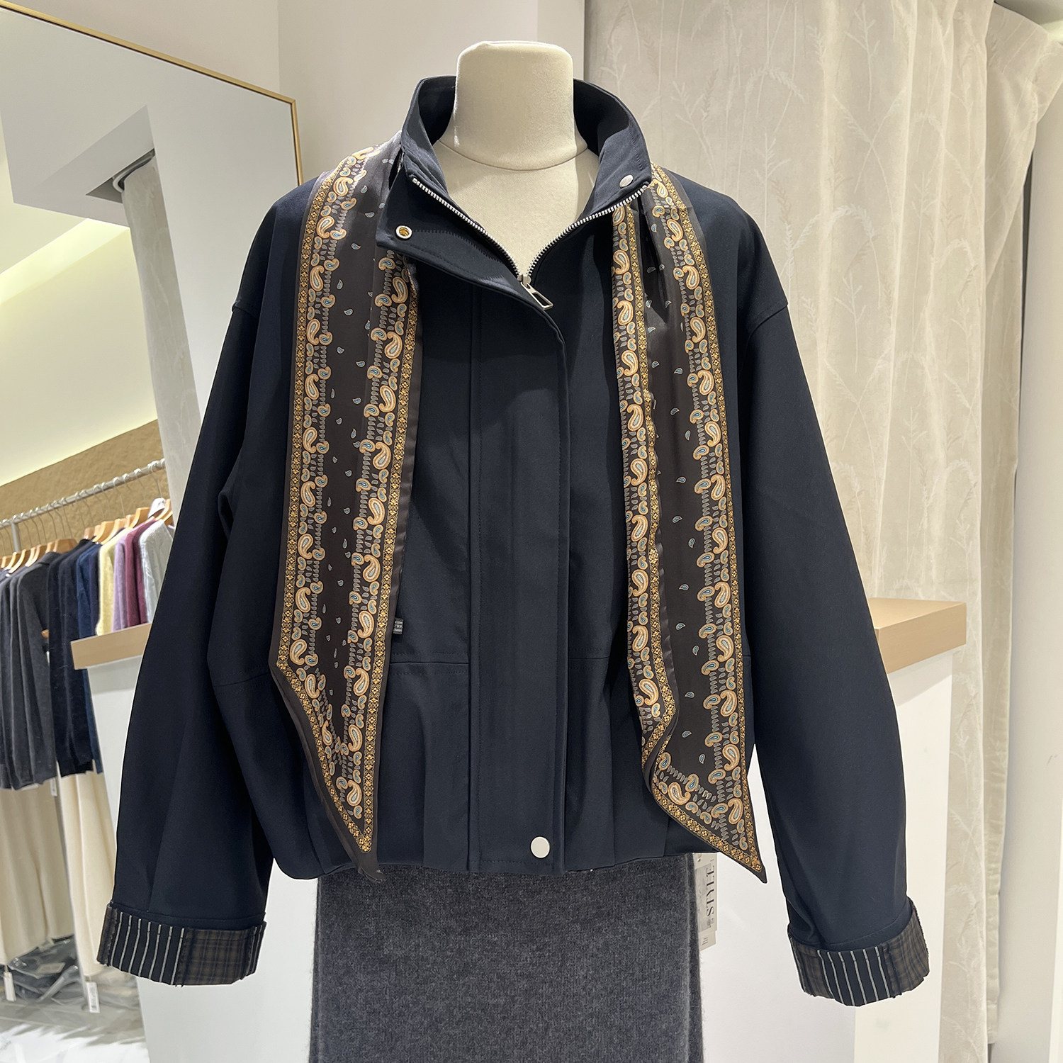 223短款风衣外套女秋季新款韩版时尚百搭配丝巾小个子立领上衣女