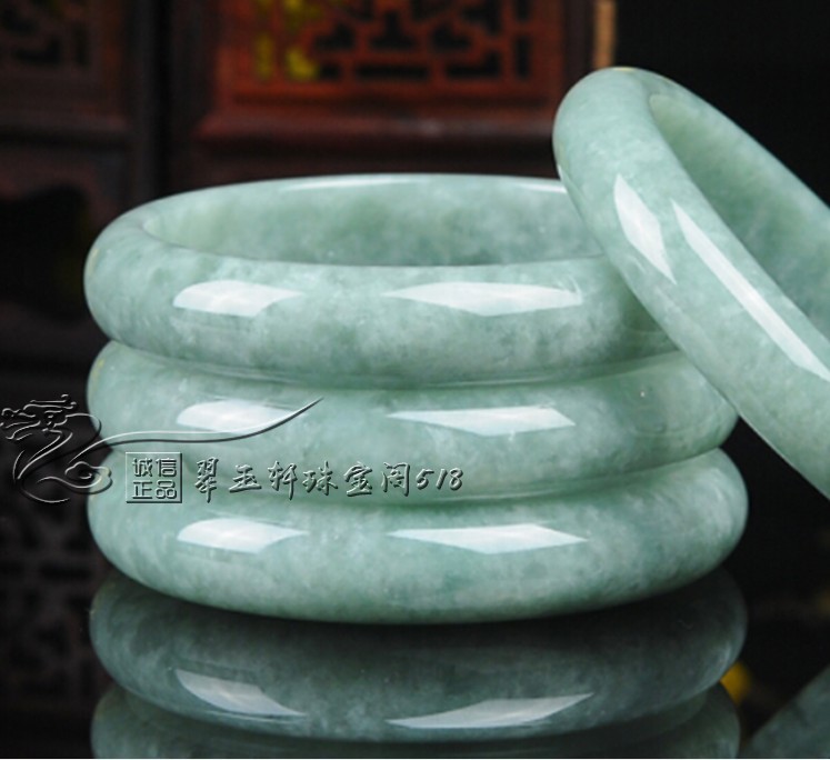 翡翠色玉石手镯冰糯种水润女款浅绿深绿飘翠花玉手镯简约款手镯女