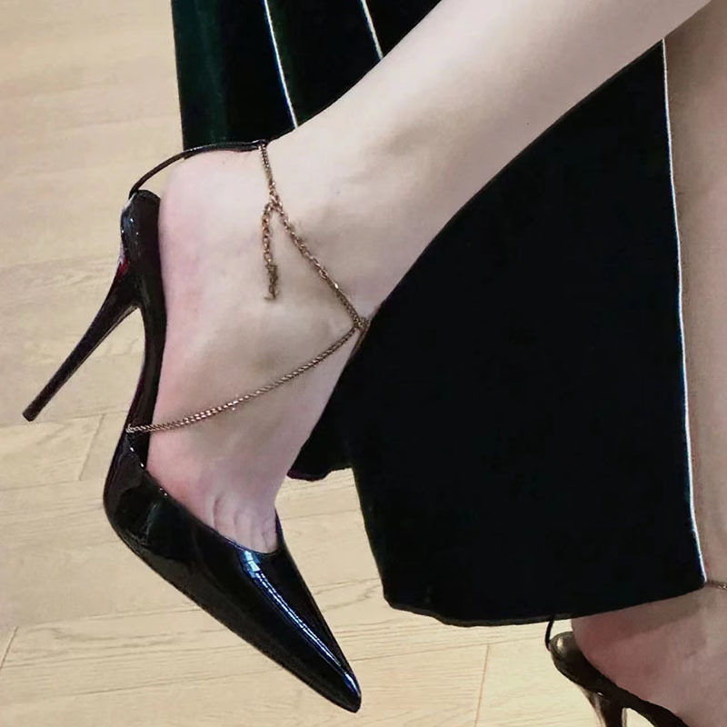 2024春季新款黑色尖头漆皮链条高跟鞋女包头交叉绑带凉鞋单鞋女