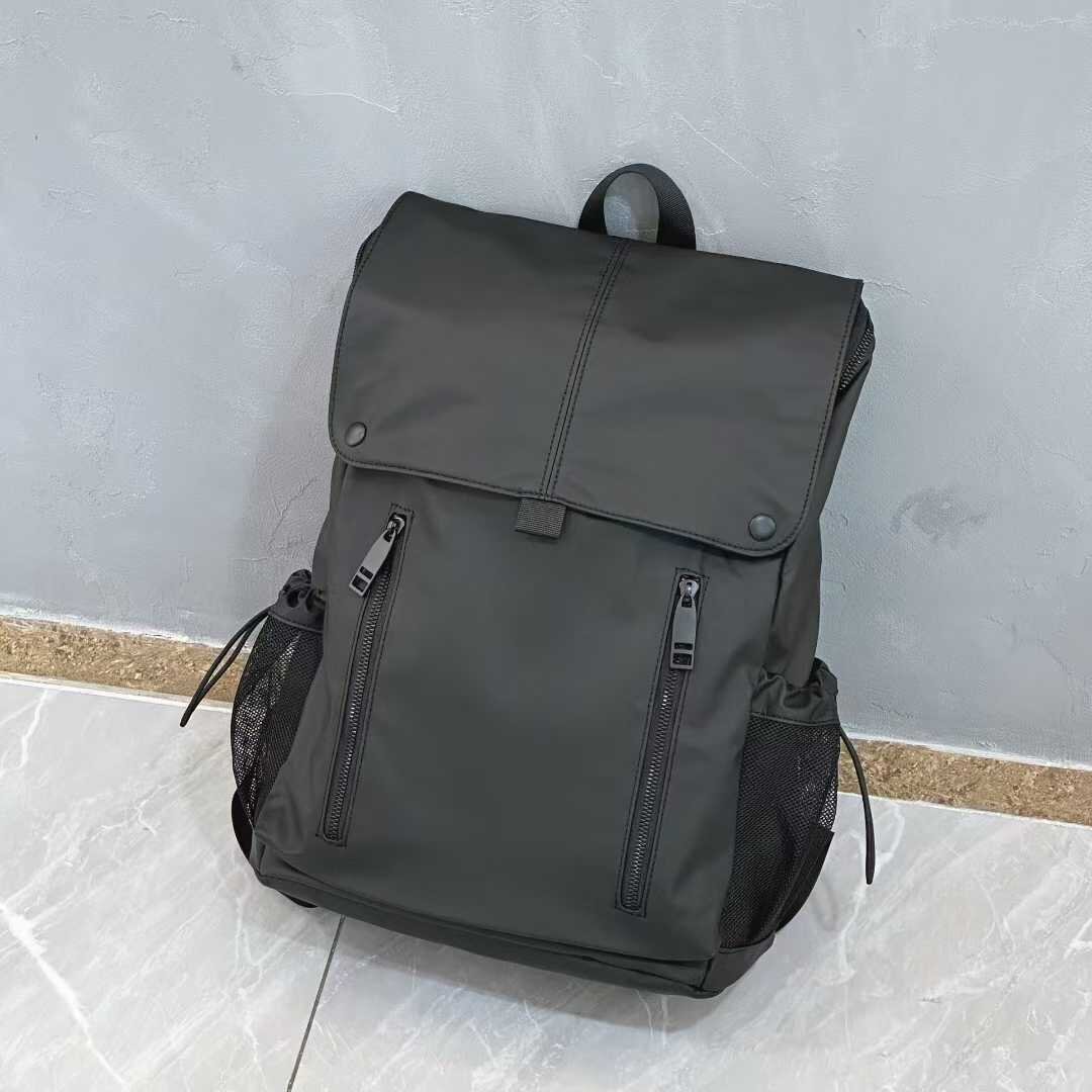 大容量双肩背包中性风防水