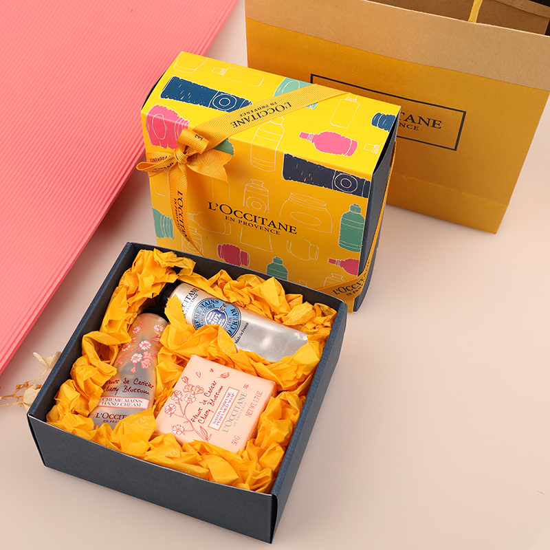 欧舒丹护手霜香皂礼物超值柜台