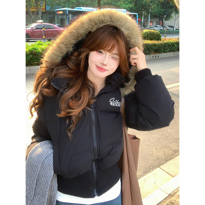 黑色小个子短款毛领连帽羽绒服女