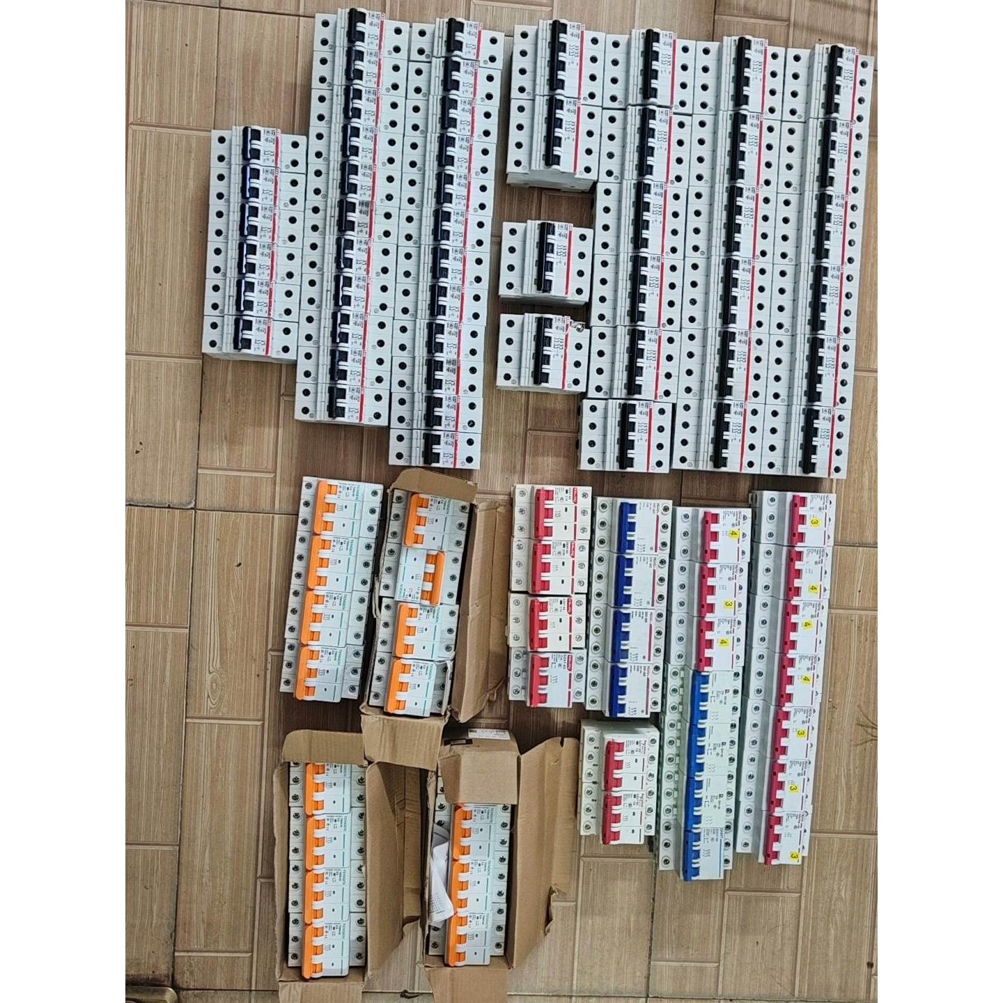 【释迦】ABB断路器S261NA C20 2P20A 有29个，S