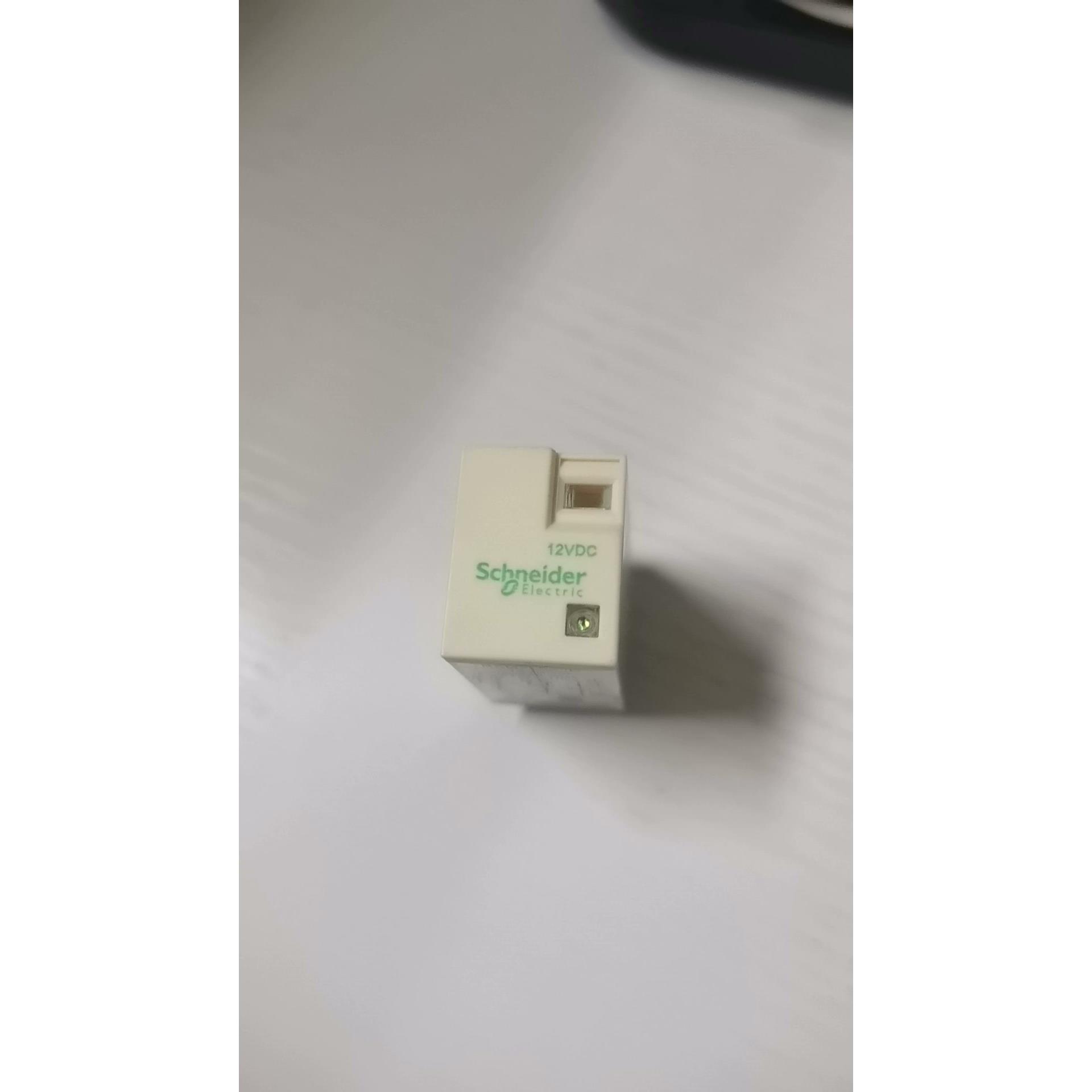 【释迦】中间继电器 RXM2LB2JD 小型继电器 DC12V 施耐