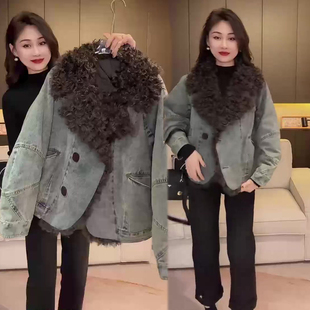 羊羔毛翻领牛仔外套女2025冬季新款欧货时髦遮肉显瘦上衣网红外衣