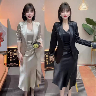 时尚丝滑缎面两件套女2025春季新款显瘦吊带连衣裙+外套套装