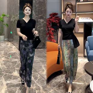 气质优雅时尚高级感套装女夏V领修身显瘦短袖T恤高腰半身裙两件套