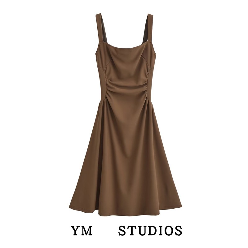 收腰吊带连衣裙欧美风博主