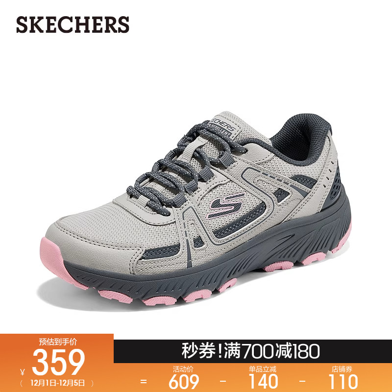 合成革与织物鞋面，橡胶大底，轻质耐磨