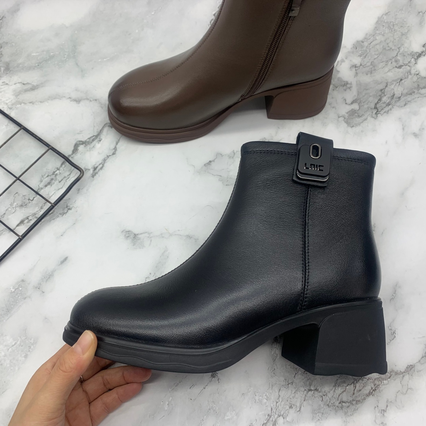 真皮圆头棉靴羊皮高跟鞋2025新款断码处理短靴女靴舒适休闲女鞋