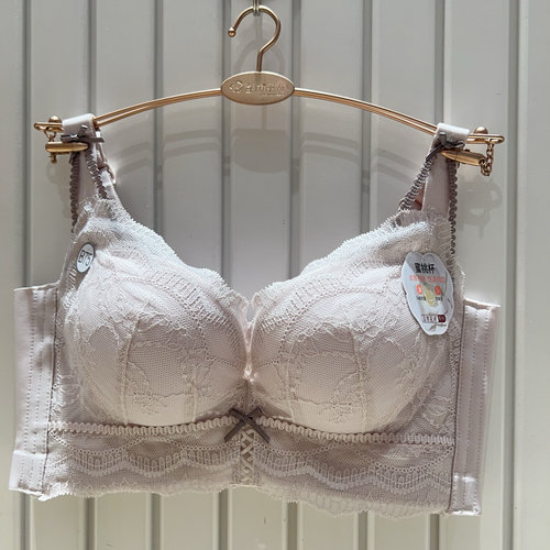 小胸聚拢调整胸型柔软舒适