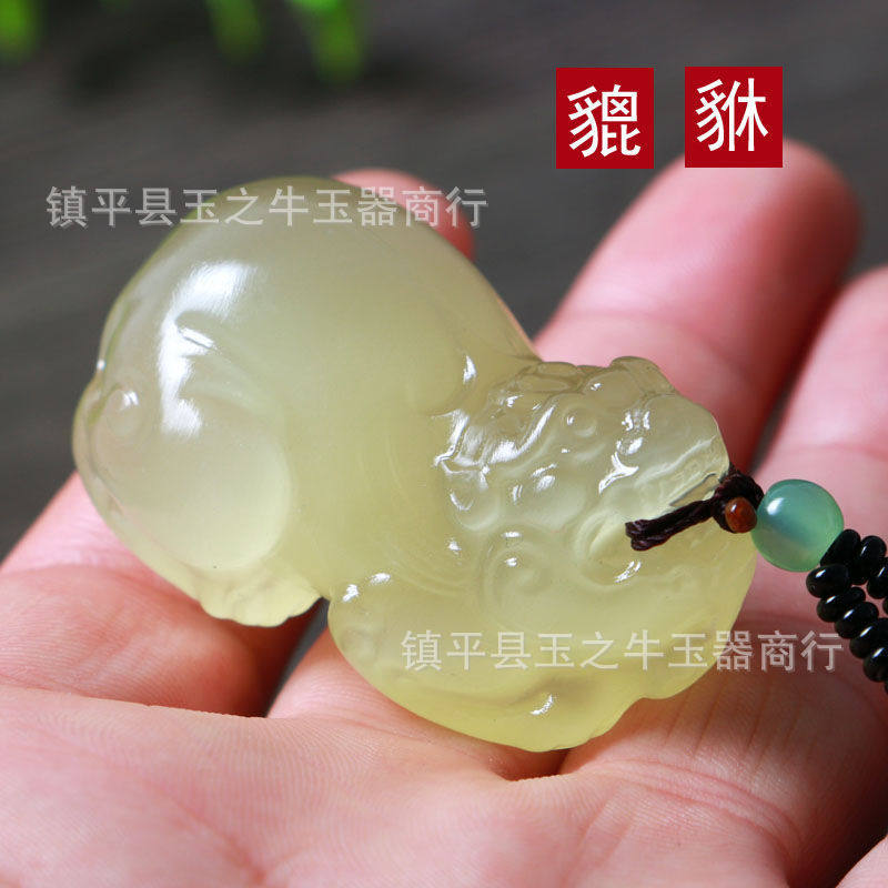 玉石貔貅手把件青白玉貔貅项链坠玉石毛衣链手把件玉石立体小摆件,饰品/流行首饰/时尚饰品新,项坠/吊坠,淘宝优惠券,粉丝福利购,淘宝优惠卷
