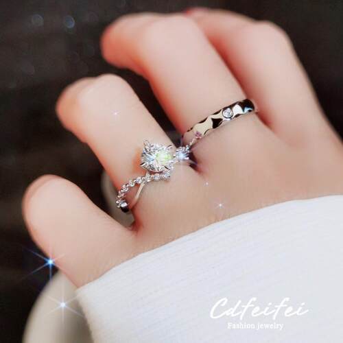 皇冠高碳钻仿真结婚婚礼现场道具女假钻一对戒指情侣订婚交换仪式