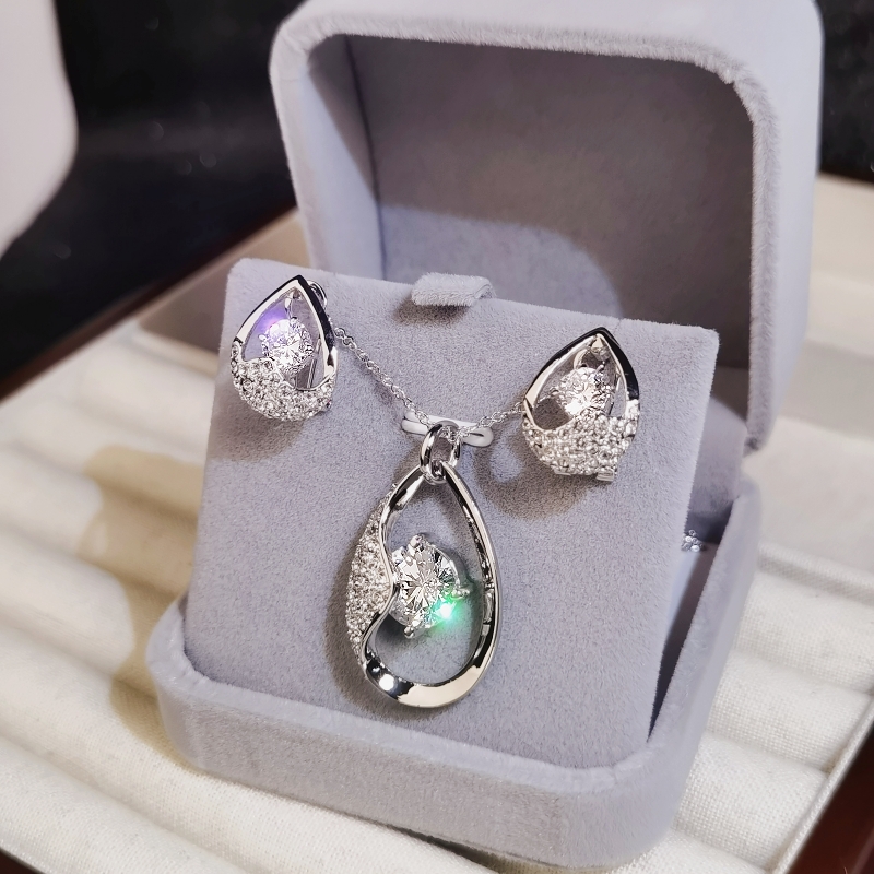 仿真钻石情人眼泪镀18K金项链防脱落耳钉简约轻奢女锆石首饰套装