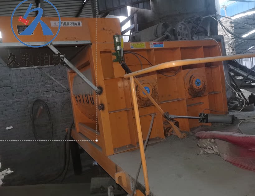 汝州市鸿鑫顺新墙材有限公司(现更名为：汝州市鑫金建材有限公司)的机器设备、生产及库存的砖等建材材料。