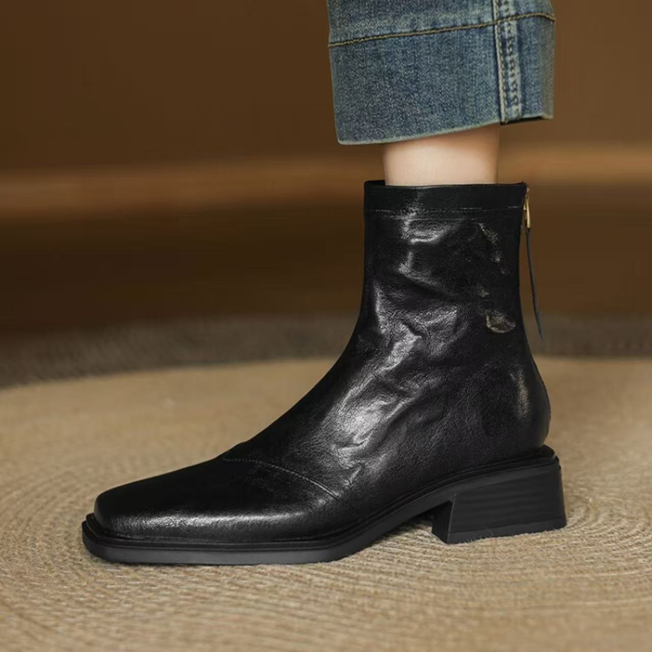 真皮方头短靴女秋冬新款瘦瘦靴