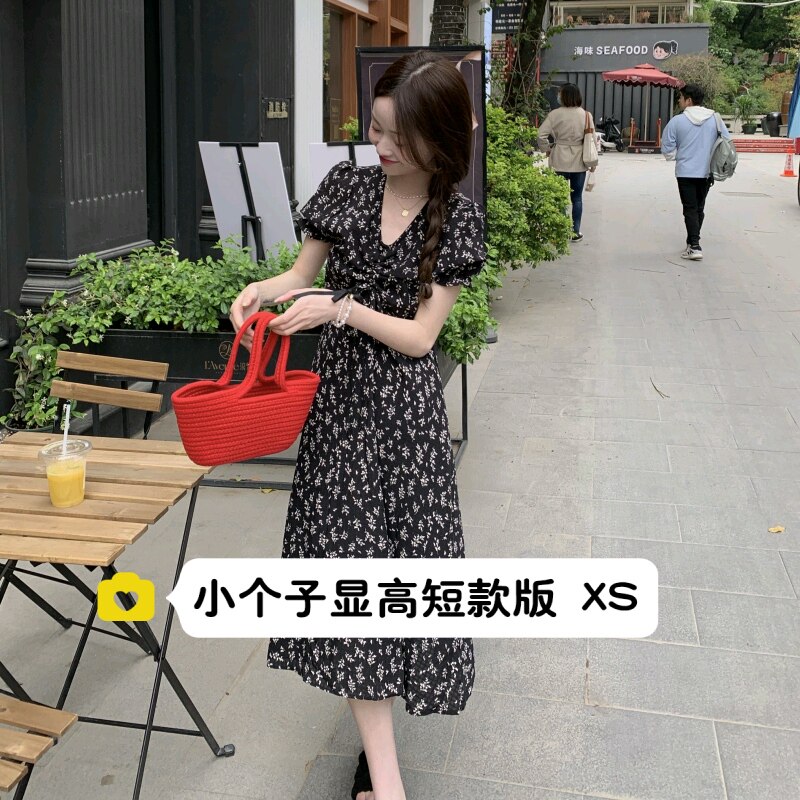 小个子碎花连衣裙中长裙