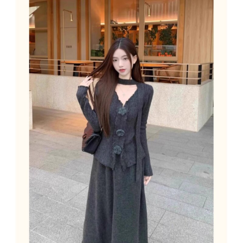 韩女穿搭小个子设计感长袖V领上衣150cm显高高腰垂感半身裙中长裙