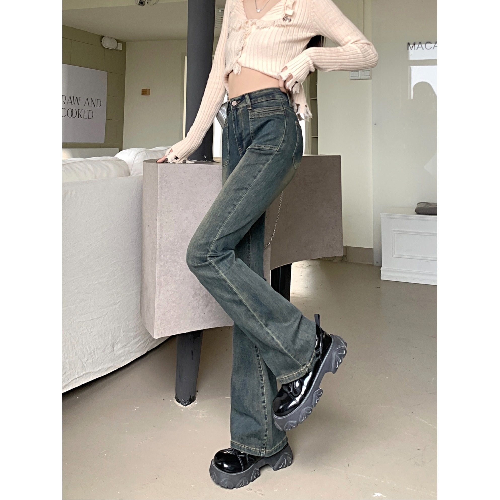 小个子水泥灰微喇牛仔裤设计感显高145CM高腰紧身显瘦拖地喇叭裤