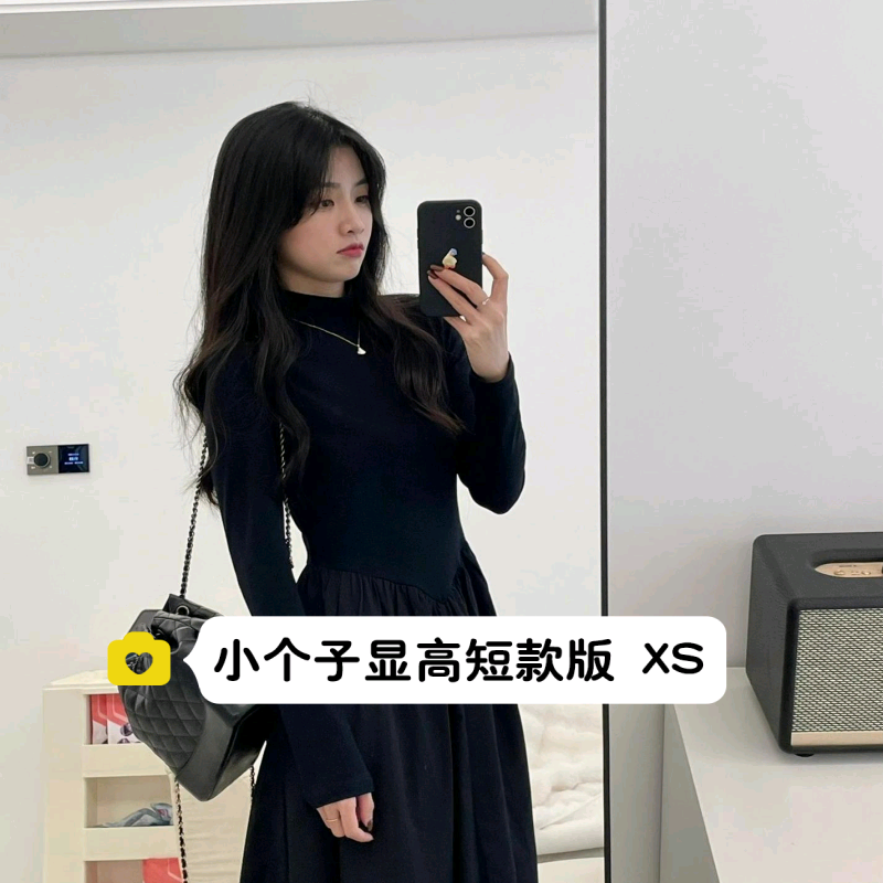 黑色赫本半高领针织内搭连衣裙