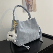 今年流行包包女2026新款 外出小拎包手提水桶包 休闲百搭斜挎包夏季