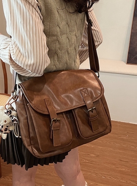 英伦复古大容量包包女2025新款超火百搭单肩包休闲通勤斜挎邮差包