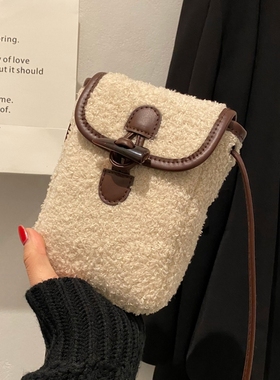 今年流行羊羔毛绒包包2025夏季女包小众爆款斜挎毛毛手机包