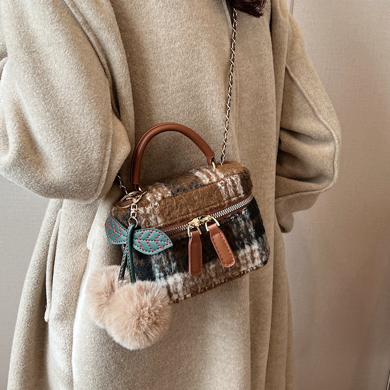 毛呢格子手提水桶包链条斜挎包