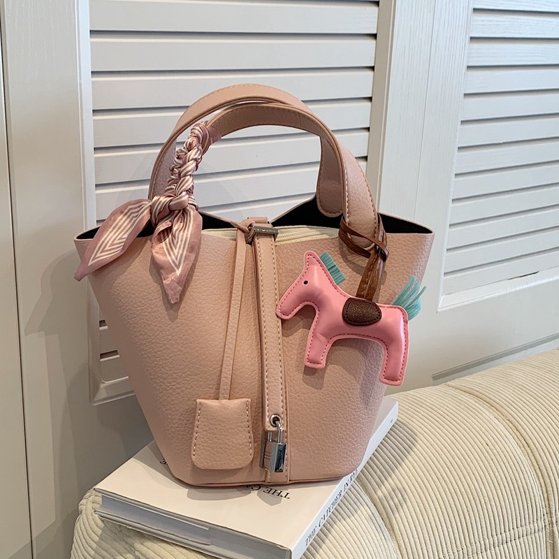 今年流行包包2025新款夏季时尚水桶包菜篮子女包高级感通勤手提包,箱包皮具/热销女包/男包,通用款女包,淘宝优惠券,粉丝福利购,淘宝优惠卷