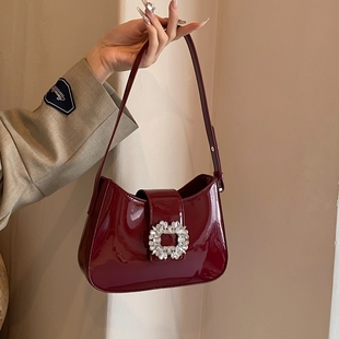 高级感婚包女2026新款时尚漆皮单肩斜挎腋下包红色结婚新娘手提包