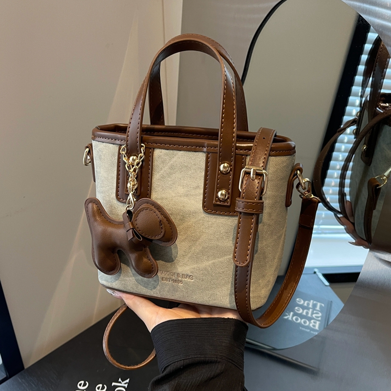 外出小拎包高级感通勤斜挎包