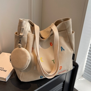 刺绣字母帆布包包女秋冬季百搭通勤托特包休闲学生电脑单肩手提包