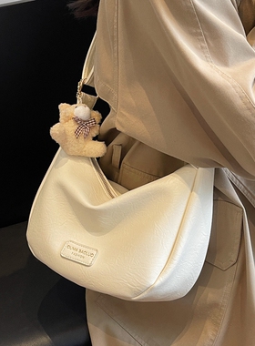 今年流行包包女秋冬时尚通勤单肩包休闲百搭简约大容量斜挎饺子包