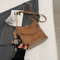 Retro niche design bag for ladies 2026 new high-end texture versatile crossbody bag, best-selling hand-held bucket bag thumbnail 4