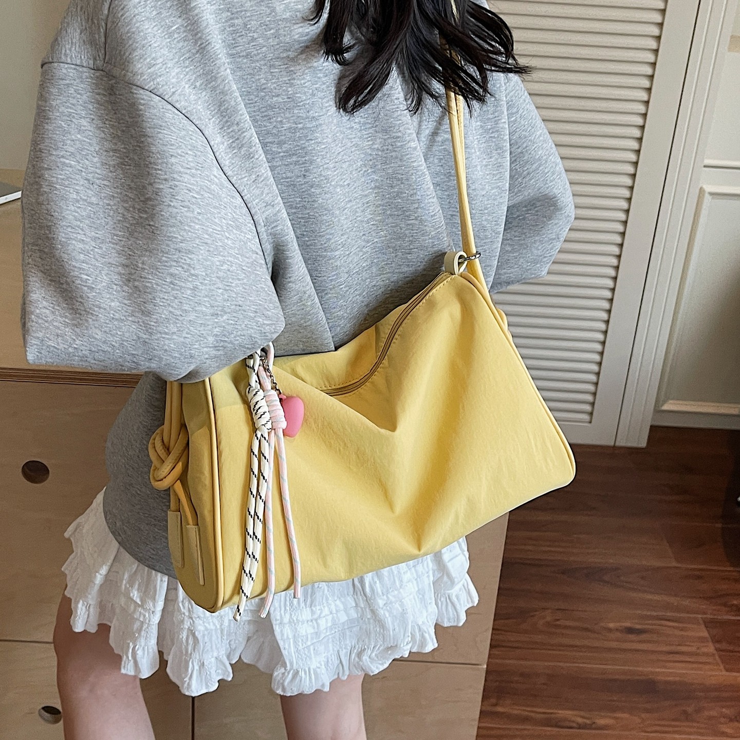 尼龙布包包女大容量2025夏新款简约百搭单肩包休闲通勤斜挎枕头包,箱包皮具/热销女包/男包,通用款女包,淘宝优惠券,粉丝福利购,淘宝优惠卷