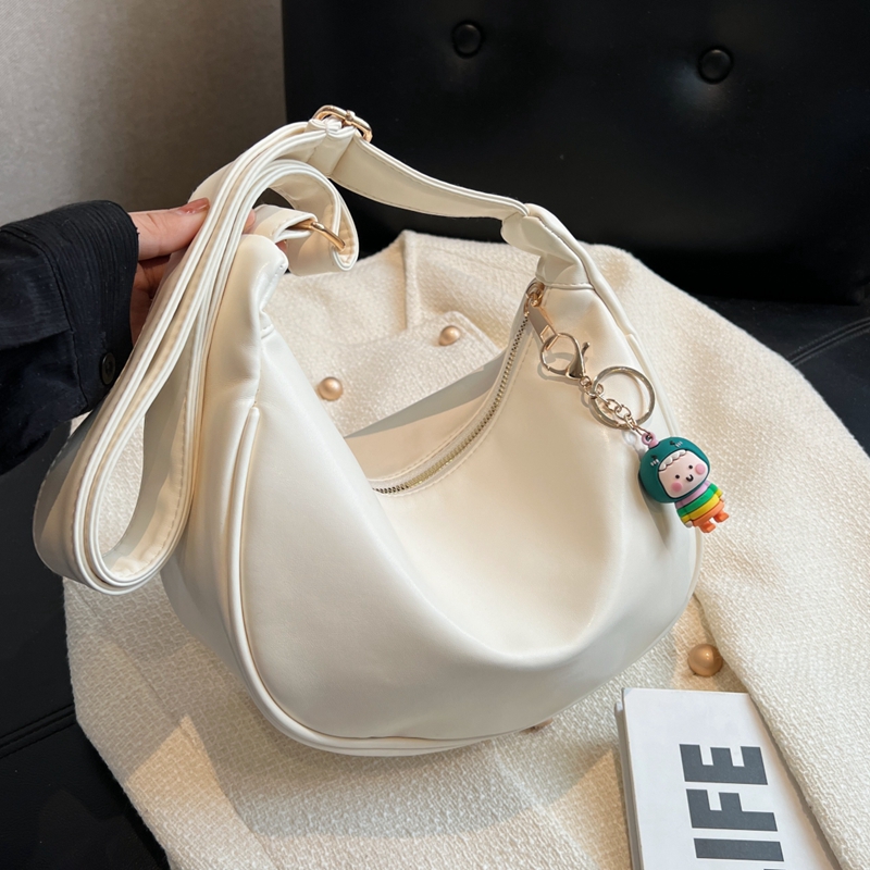 简约百搭单肩斜挎饺子包日韩风