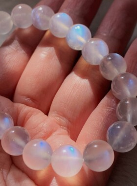 建木信使｜【人手一个】天然蓝月光水晶手串无酸洗原石原矿