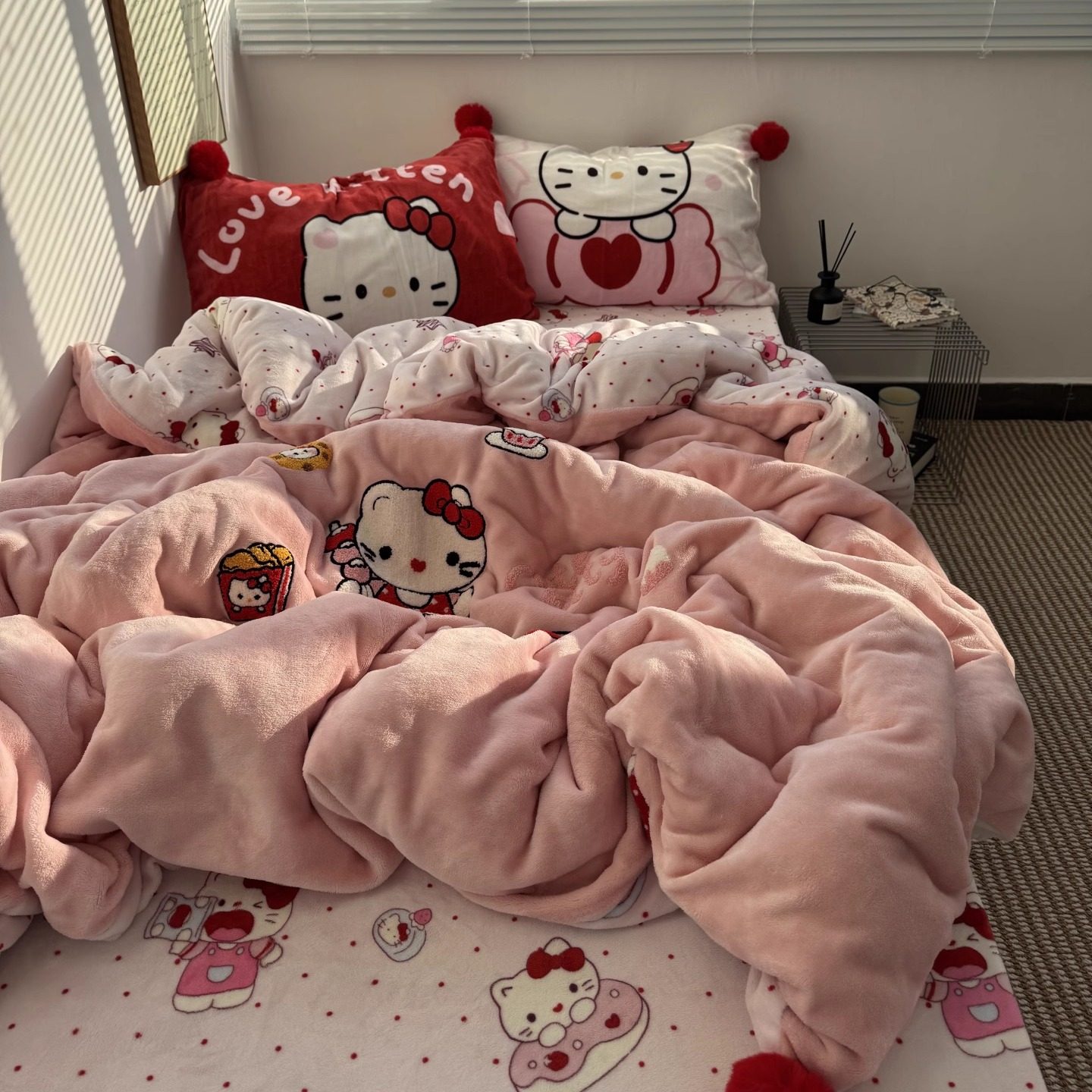 少女心ins可爱Kt喵毛巾绣牛奶绒毛球款四件套秋冬加厚珊瑚绒被套