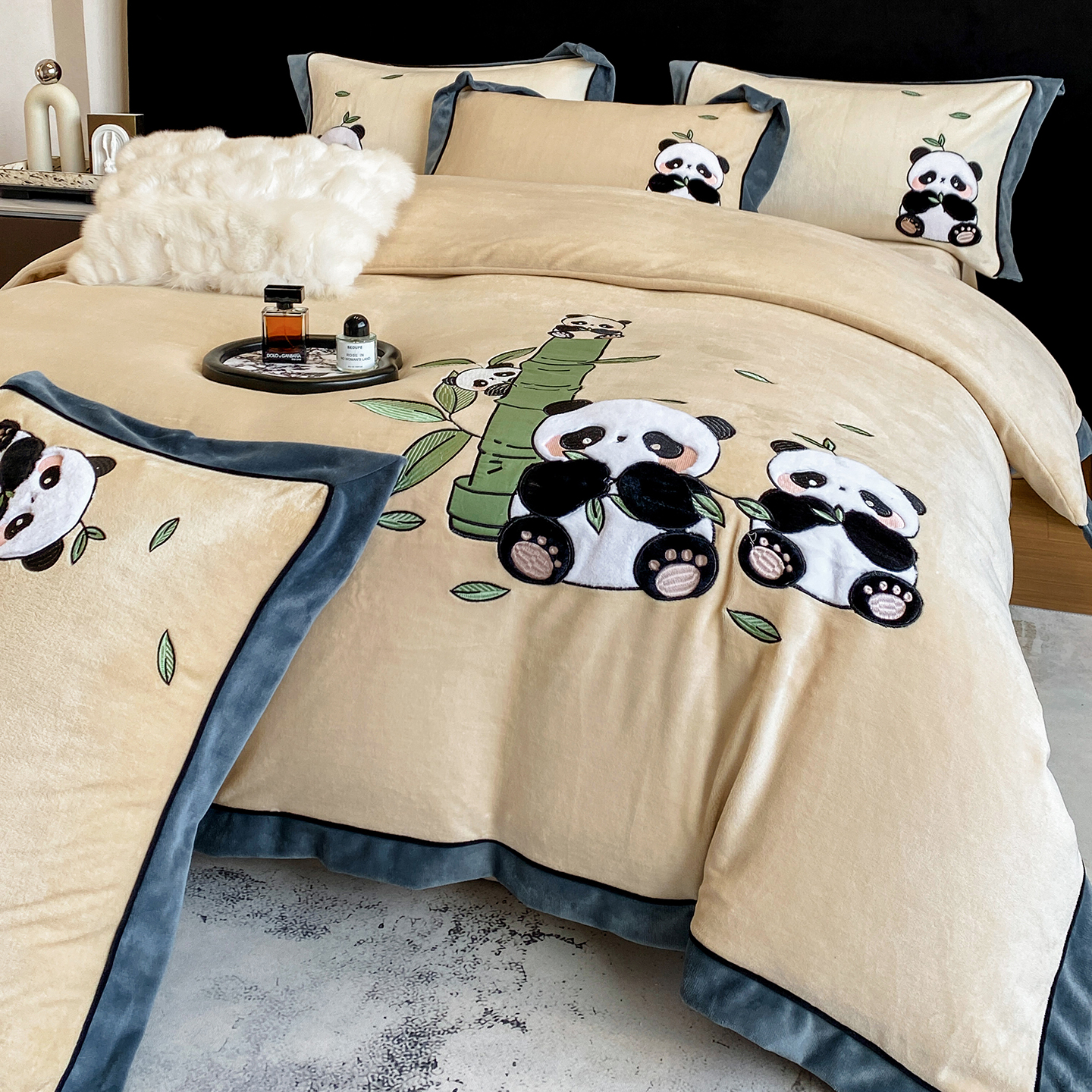 2025新款冬季加厚牛奶绒四件套法兰绒卡通床单绒毛被套床上用品