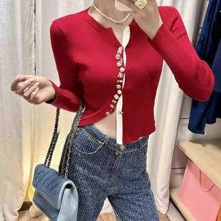 小香风法式重工纽扣装饰不对称下摆短款针织开衫毛衣外套2025秋冬