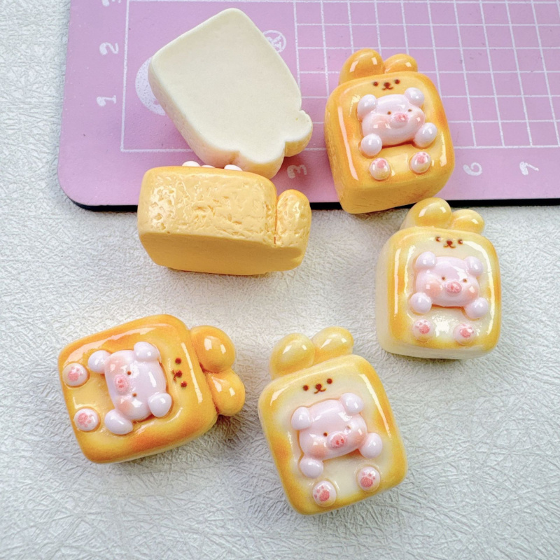 【老师推荐】亮面卡通小猪食玩di