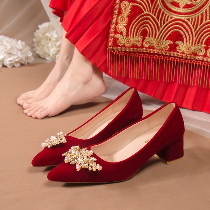 新娘结婚鞋2024新款礼服婚纱秀禾鞋女酒红色粗跟高跟不累脚孕妇鞋