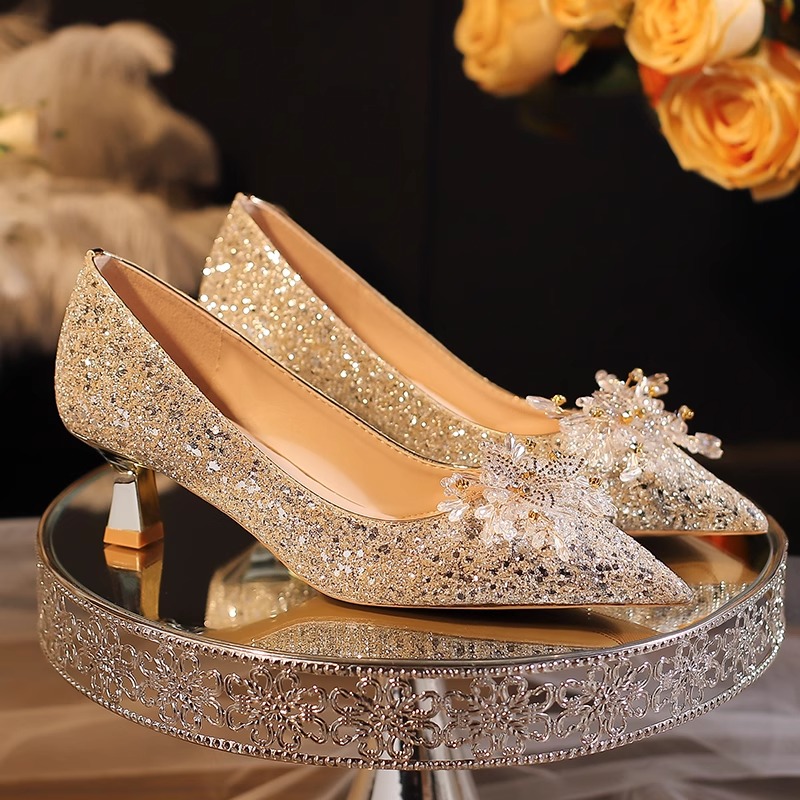 法式婚鞋女2025新款秀禾婚纱两穿不累脚矮跟新娘鞋高级感配礼服鞋