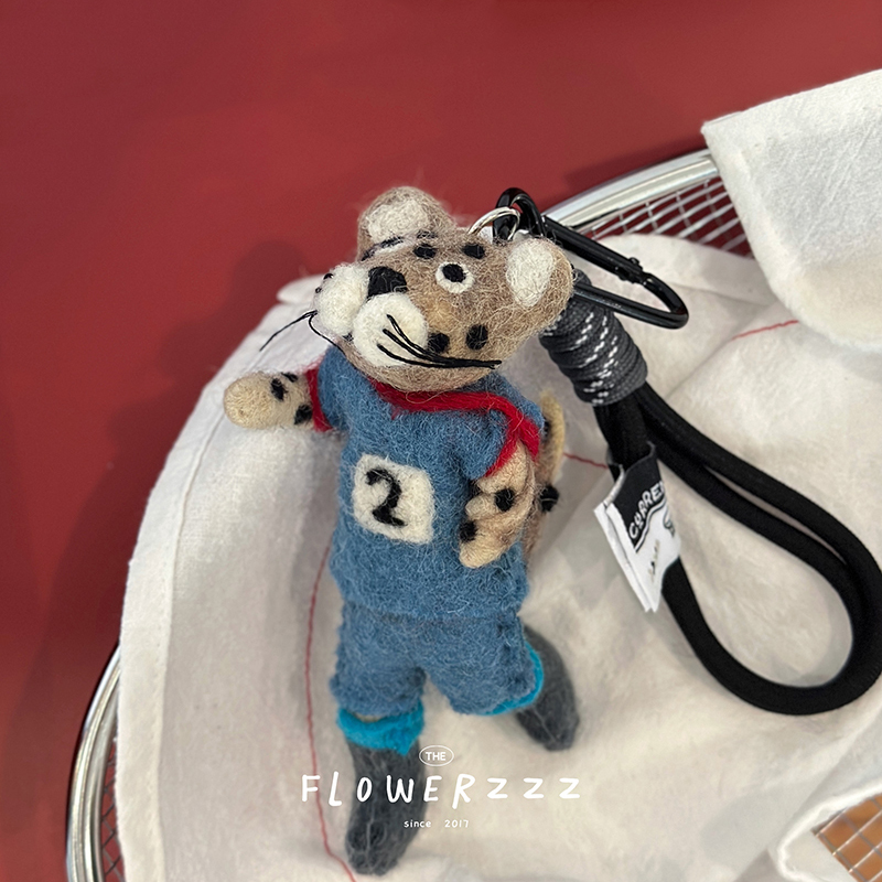羊毛毡运动员猎豹挂件书包挂饰