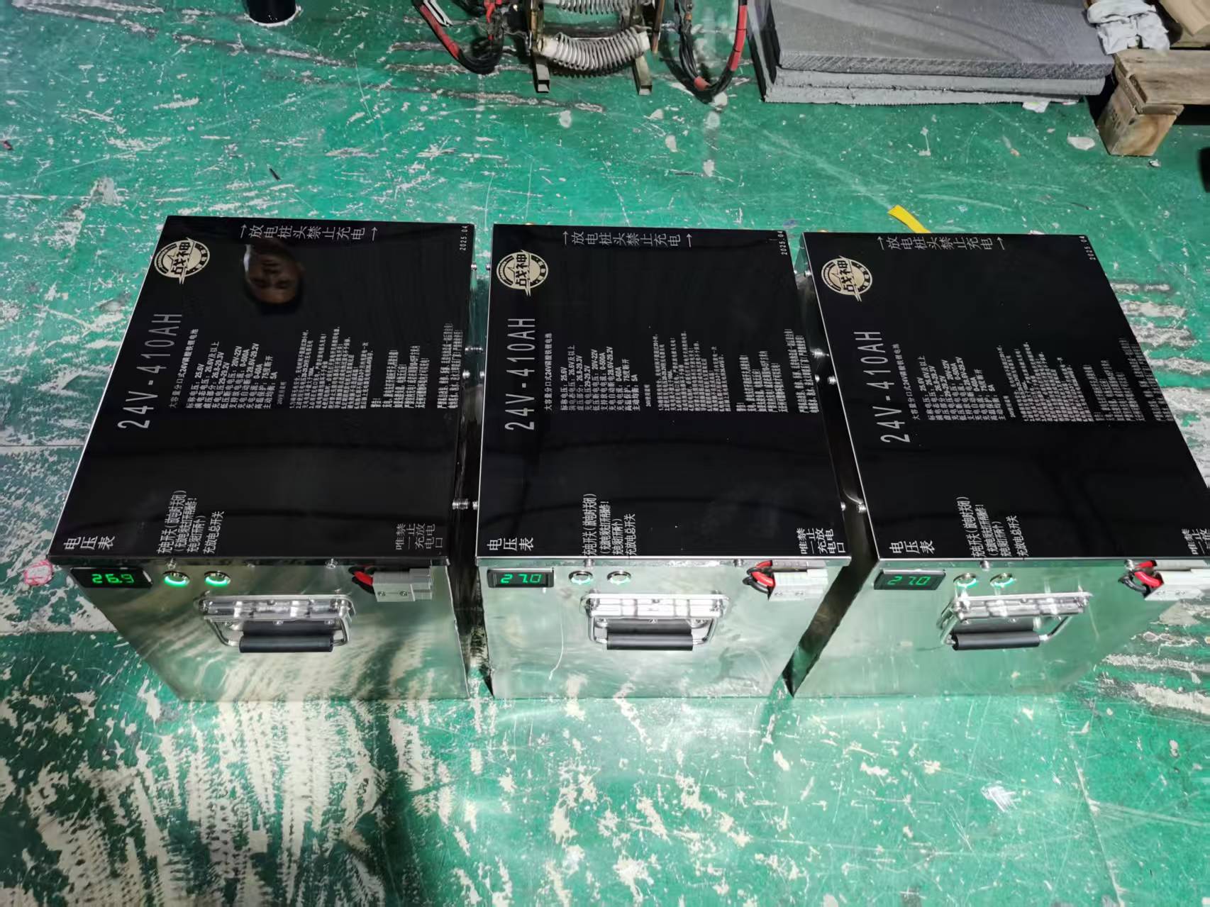 12v24V大容量磷酸铁锂锂电池蓄电瓶户足容大功率逆变器专用