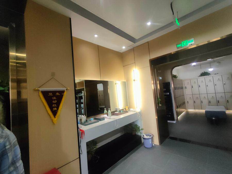 4月3日鹤壁市土地使用权、商业楼及地上无证建筑、附着物网络拍卖公告