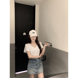 珍珍家舒适至上V领慵懒松弛无边百搭夏季新款显瘦薄款竹节短袖T恤