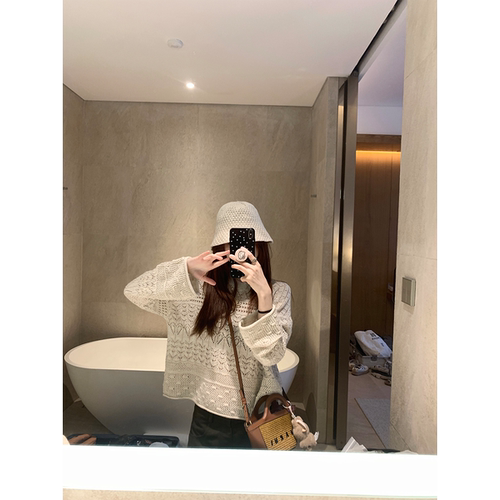 洛可可温柔镂空网纱圆领针织上衣